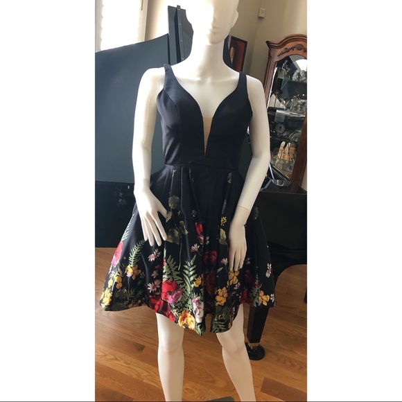 SOLD————Sherri Hill 50776 Dress ✨ - Picture 4 of 7